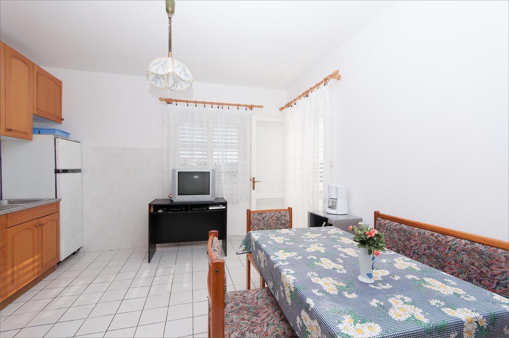 Maslinov Hlad Apartment Barbat na Rabu Room photo
