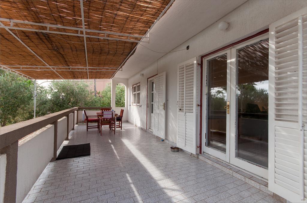 Maslinov Hlad Apartment Barbat na Rabu Room photo